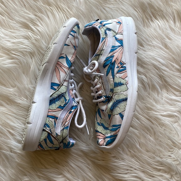 Vans Tropical Leaves Ultra Crush Plimsolls Old School True White Size 9 - Picture 3 of 9